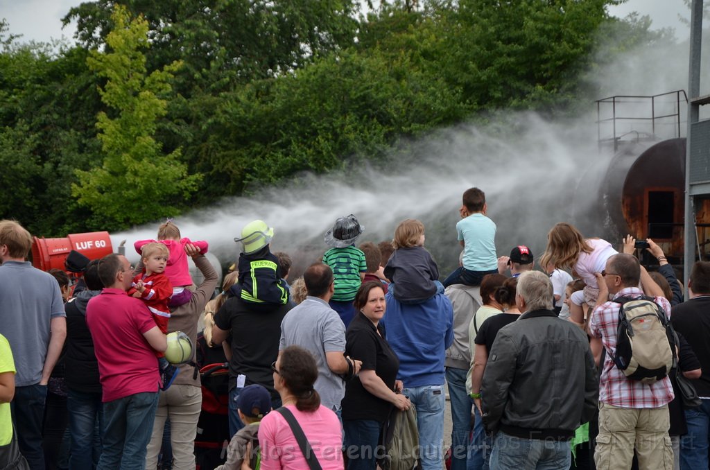 Tag der Offenen Tuer BF Koeln Weidenpesch Scheibenstr P050.JPG